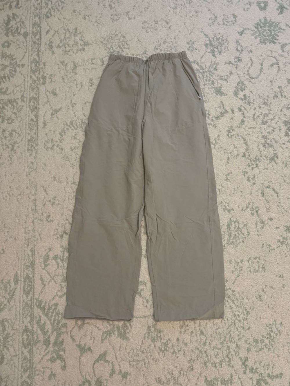 Women’s Lululemon Relaxed Straight Pants Size 4